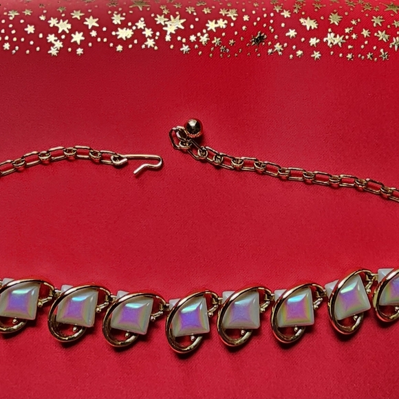 Unbranded Jewelry - Vintage Opalescent Goldtone Square Cabochon Jewelry suite
